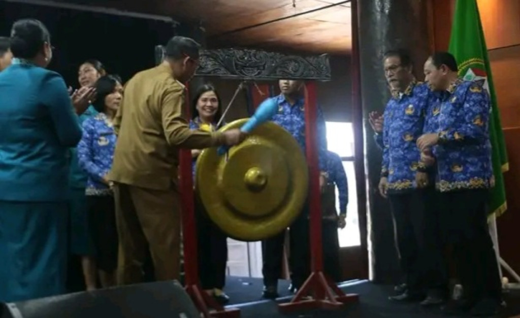 Bupati Taput Launching Aplikasi Huta Sehat Inovasi Digital Upaya Perepatan Penurunan Stunting