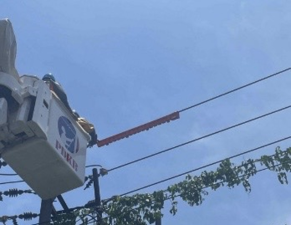 Jelang HLN Ke-80, PLN Cimahi Lakukan Pemeliharaan Jaringan Demi Keandalan Pasokan Listrik di KBB