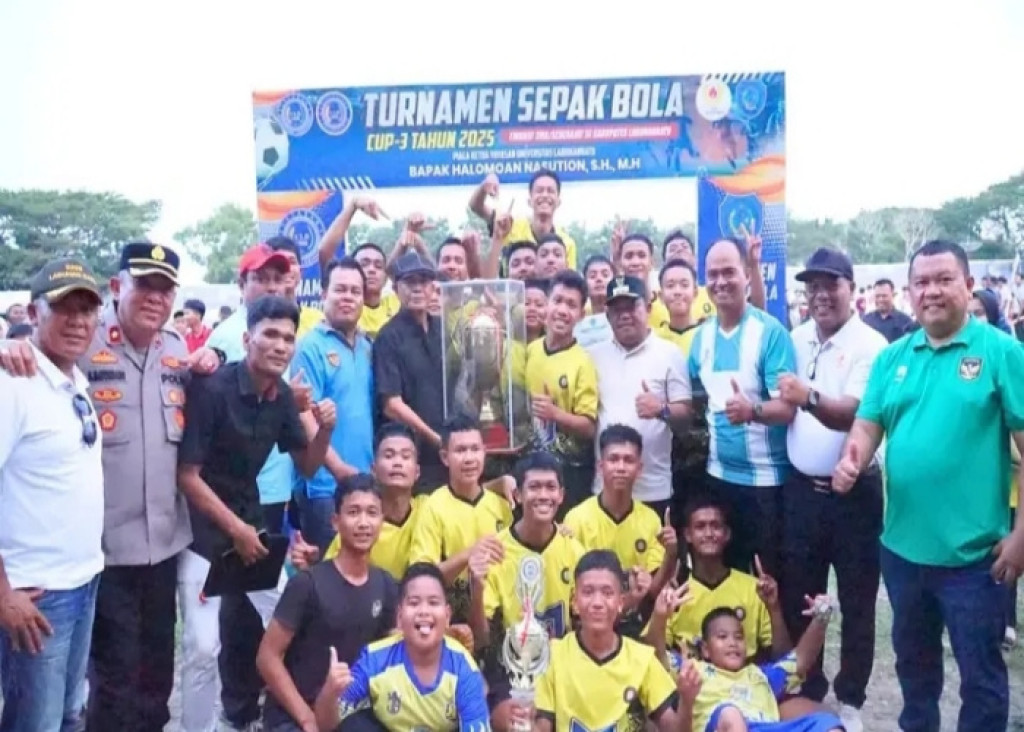 Penutupan Meriah Turnamen Sepak Bola SMA Labuhanbatu, Wabup Ajak Pelajar Junjung Sportivitas