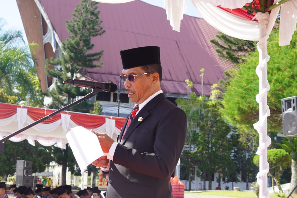 Peringati Hari Sumpah Pemuda Ke-97 Tahun di Halaman Kantor Bupati Toba