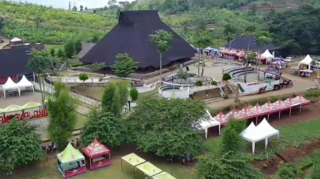Sumedang Hidupkan Tradisi Lewat Pekan Wisata Budaya Geo Theater Rancakalong 2025