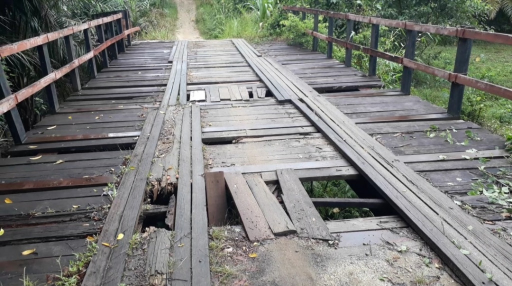 Jembatan Penghubung Rusak Parah, Warga Minta Perhatian Pemko Subulussalam