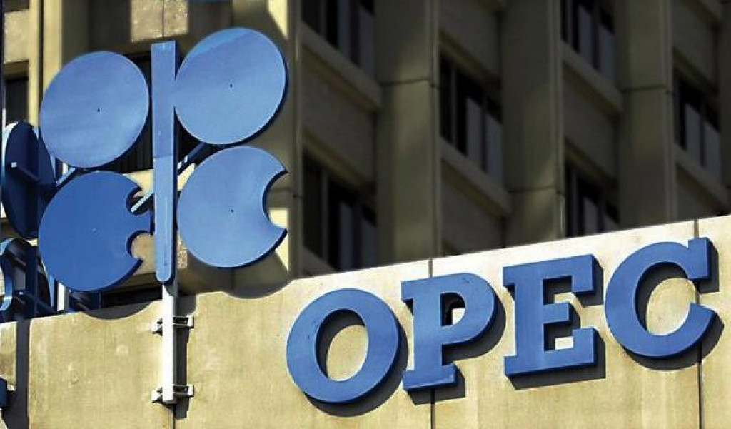 OPEC Beri Sinyal Surplus, Siap-Siap Harga Minyak Drop