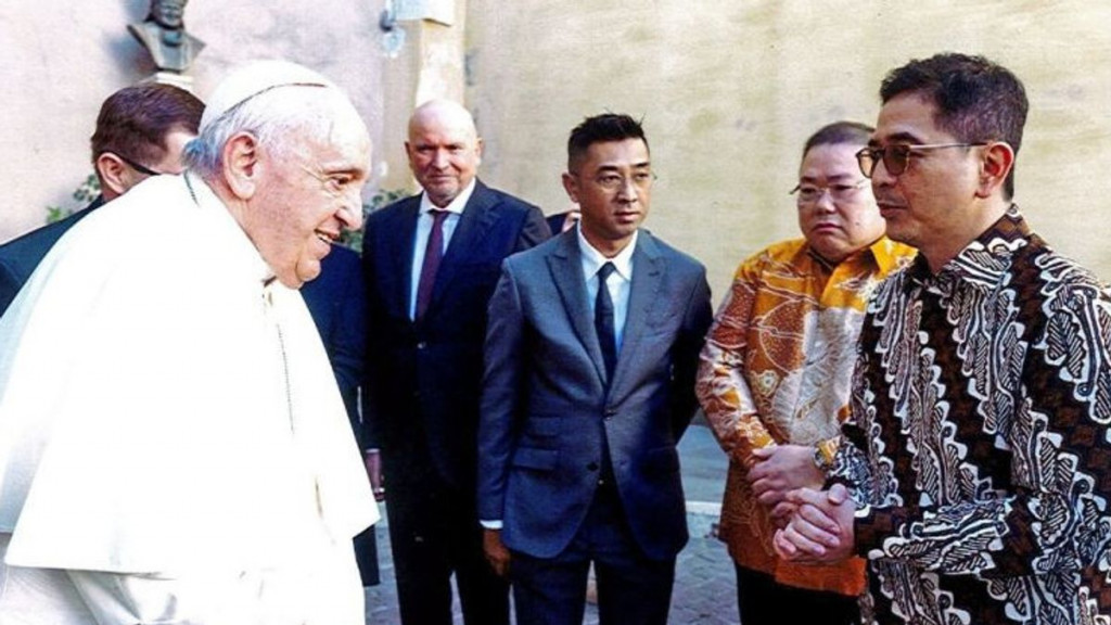 Bahas KTT G20, Ketum Kadin Arsjad Rasjid Bertemu dengan Paus Fransiskus di Vatikan