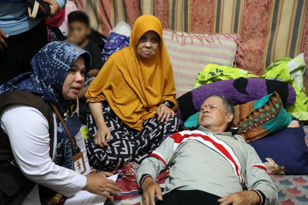 Pemkab Bogor Bantu Korban Gempa Cianjur yang Mengungsi di Kecamatan Leuwisadeng
