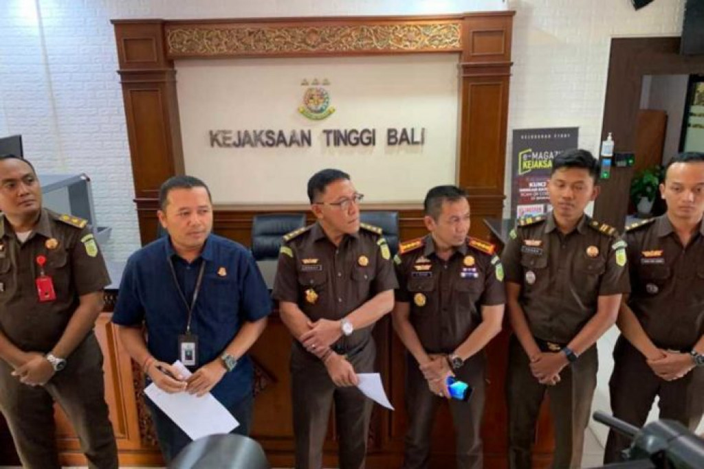 Kejati Bali Tangkap 5 Petugas Imigrasi di Ngurah Rai Terkait Penyalahguaan Fast Track