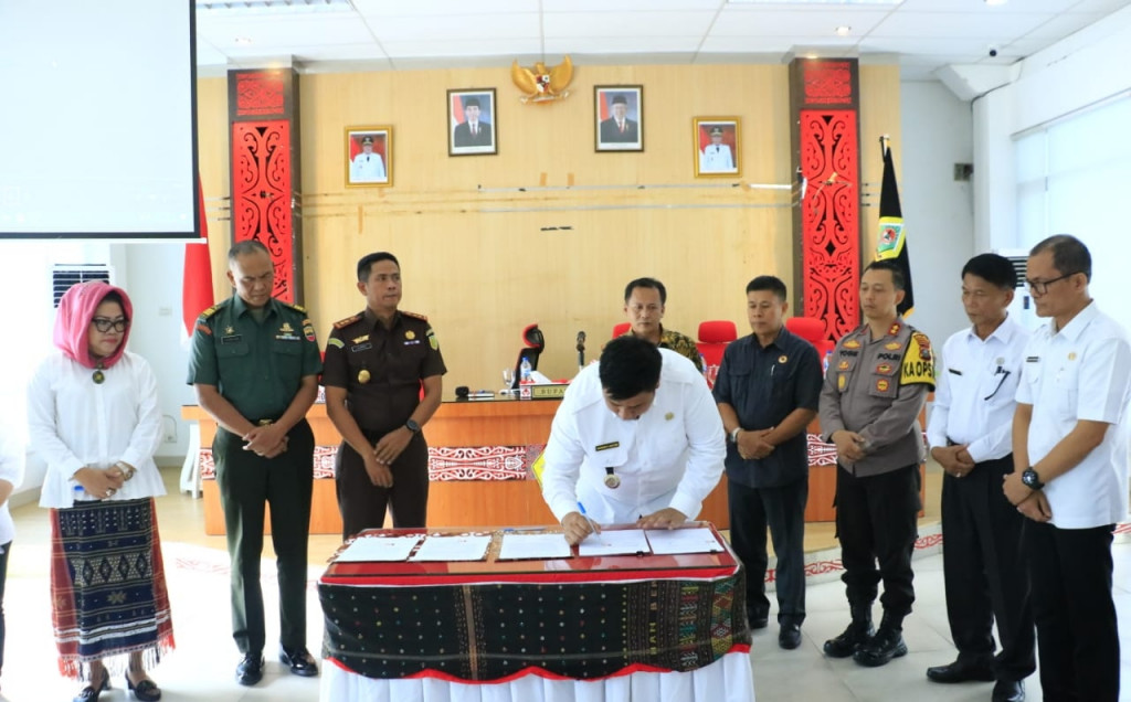 NPHD Ditandatangani Pemkab Samosir Bersama KPU dan Bawaslu