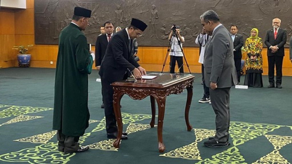 Ahmad Muzani Resmi Lantik Fauqi Hapidekso sebagai Anggota PAW MPR RI