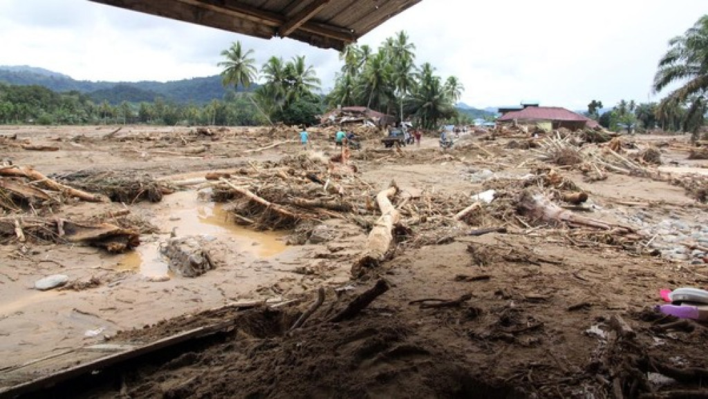 Angka Korban Tinggi, Mengapa Banjir Sumatera Tak Ditetapkan Bencana Nasional?