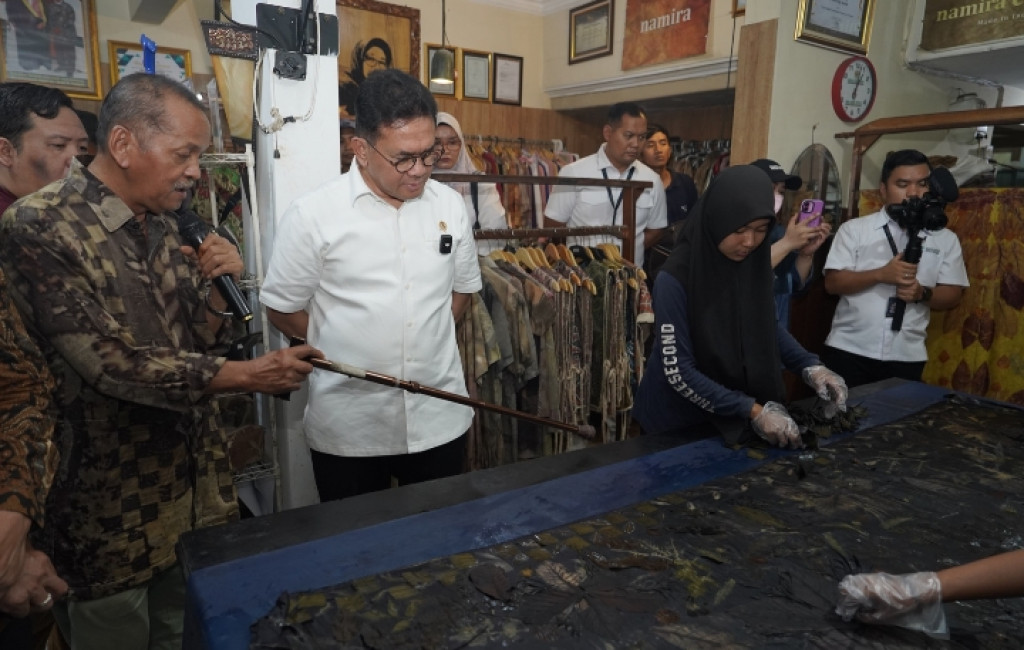 Apresiasi Kesuksesan Namira Ecoprint, Mendag Busan: Inovasi, Kualitas, dan Keberlanjutan Kunci UMKM Mendunia