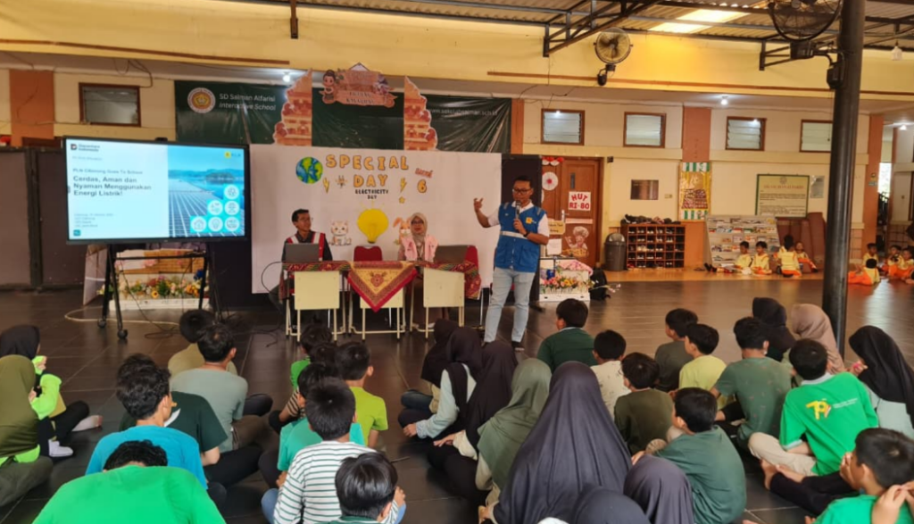 Bangun Kesadaran Sejak Dini, PLN Gelar Edukasi Keselamatan Listrik di SD Salman Alfarizi