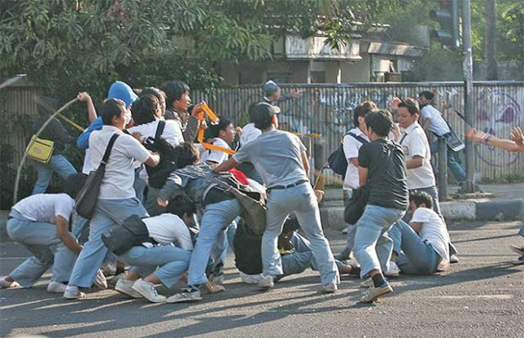 Baru Rencana di WhatsApp, Dua Remaja Bekasi Diciduk Polisi Sebelum Tawuran