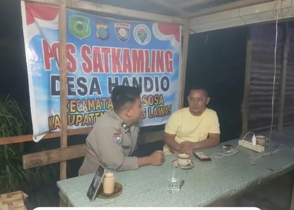 Bhabinkamtibmas Patroli dan Cek Siskamling di Wilayah Hukum Polsek Sosa Kabupaten Palas