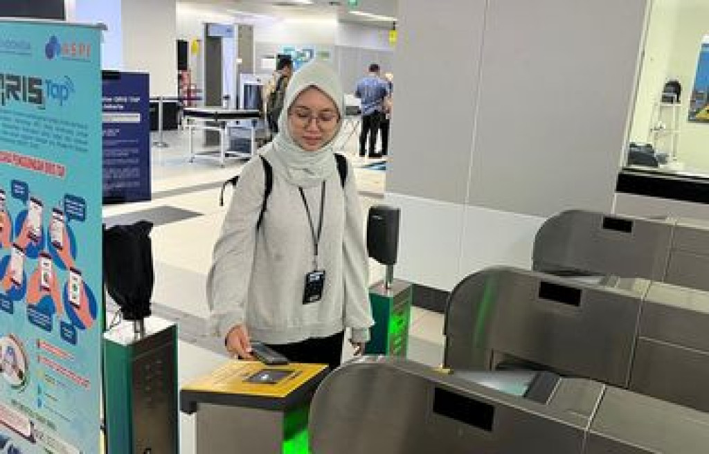 BI Hadirkan QRIS Tap In-Tap Out, Bayar MRT hingga KRL Kini Cukup Tempel Ponsel