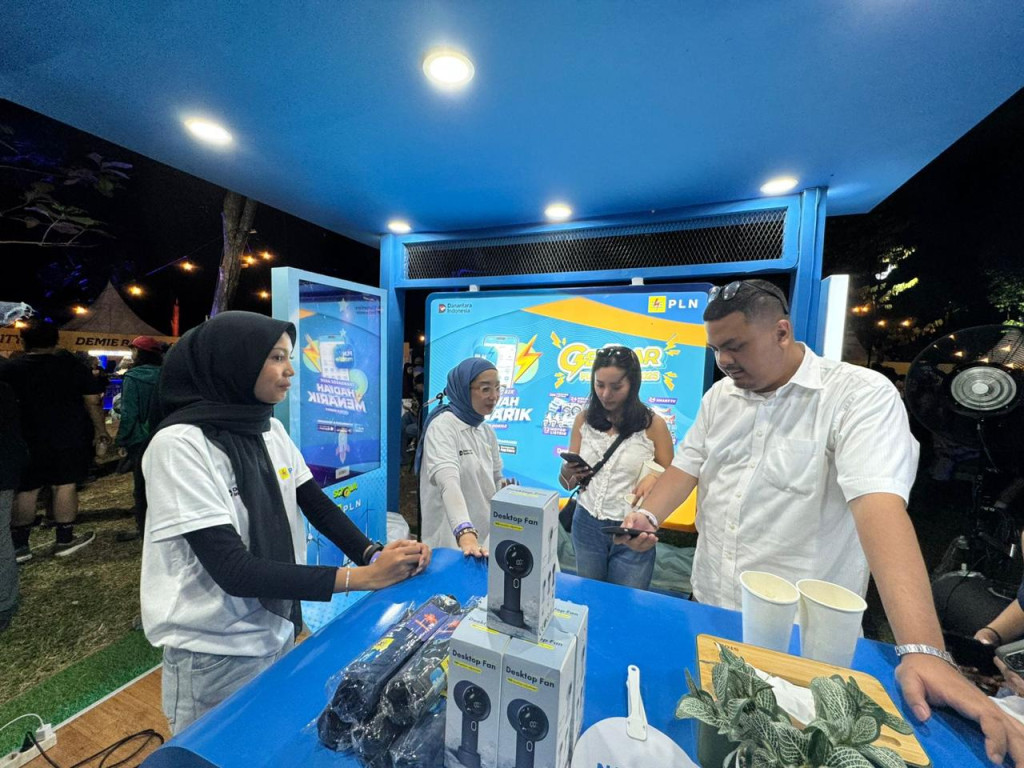 Booth PLN Ramaikan Joyland Sessions 2025 dengan Promo Home Charging dan Program Gelegar PLN Mobile