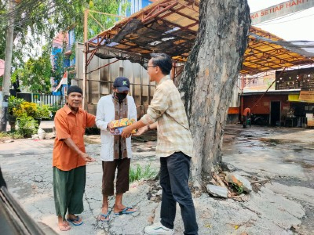 BRI BO Bekasi Harapan Indah Berbagi Makanan Jumat Berkah