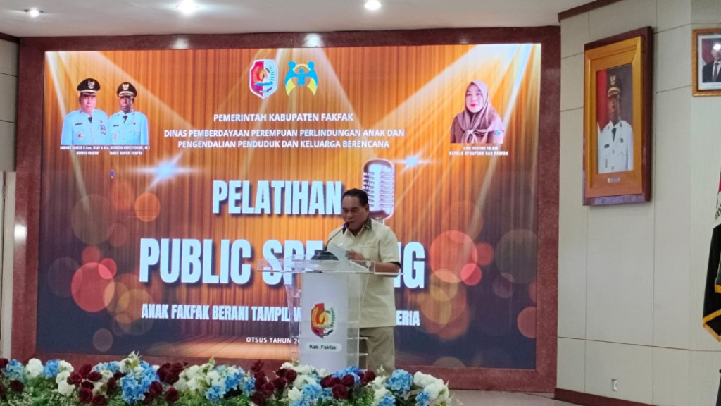 Buka Pelatihan Public Speaking, Ini beberapa Pesan Bupati Fakfak Samaun Dahlan