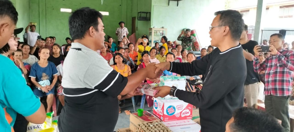 Pemerintah Humbahas Salurkan Bantuan Kepada Warga Terdampak Bencana Alam di Sihombu Tarabintang