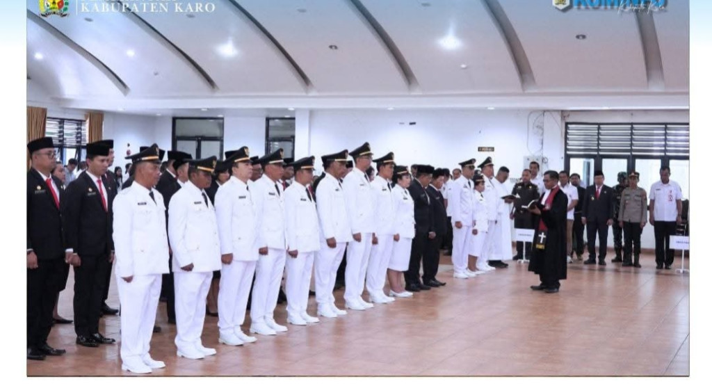 Bupati Karo Lantik 42 Pejabat Administrator dan Pejabat Pengawas Dilingkungan Pemkab Karo ,Jabatan Amanah Bukan Hadiah Bekerjalah Dengan Baik