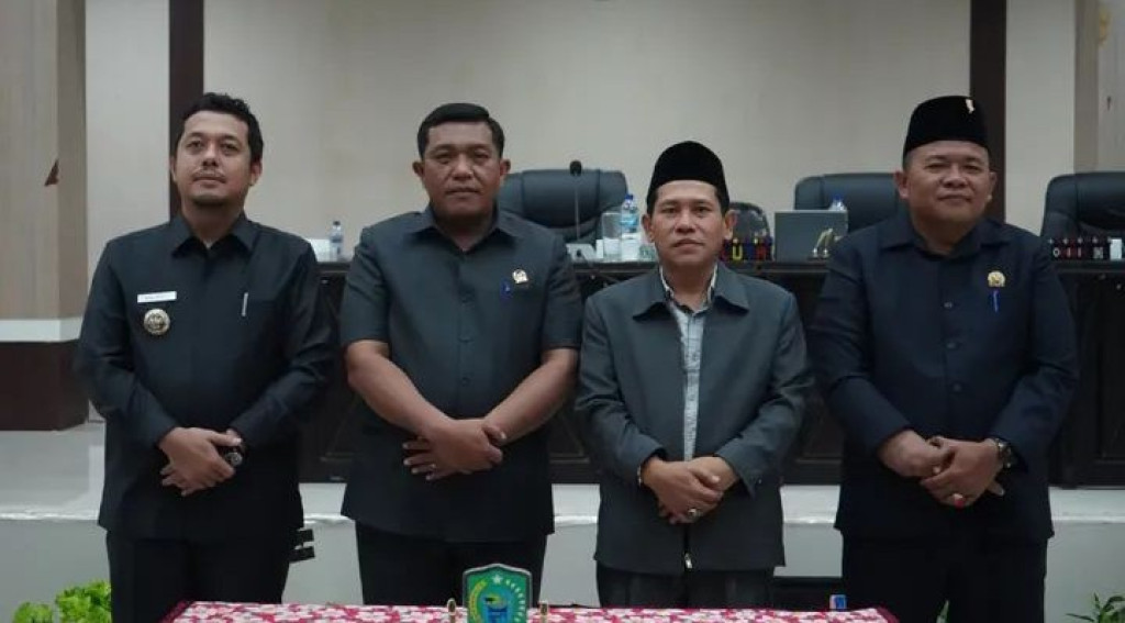 Bupati Paluta Hadiri Rapat Paripurna DPRD. Atas Ranperda APBD TA 2026.