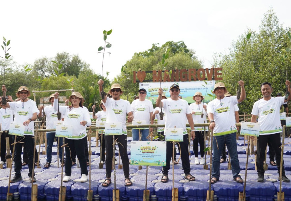 Cegah Abrasi Jakarta, PLN Tanam 5.000 Mangrove dalam Memperingati Hari Menanam Pohon Indonesia 2025