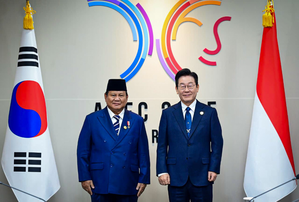 Di Sela KTT APEC 2025, Presiden Prabowo dan Presiden Lee Gelar Pertemuan Bilateral
