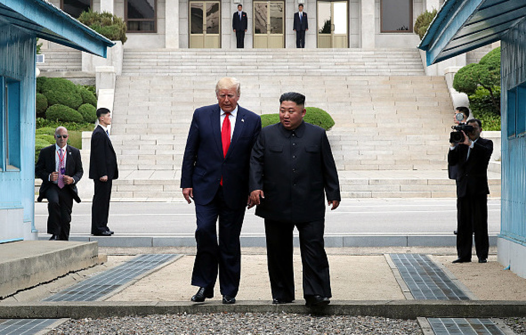 Di Tengah Uji Rudal Korut, Trump Urung Temui Kim di Asia