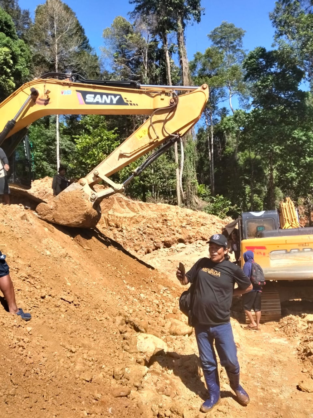 Diduga Bocor, GAKKUMHUT Hanya Berhasil Amankan 2 Dari 11 unit Alat Berat Serta Empat Orang Pelaku PETI di Parimo Sulteng