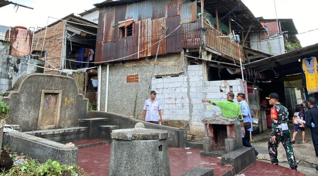 Diminta Kosongkan Rumah dalam Dua Minggu, Warga TPU Kebon Nanas Kaget