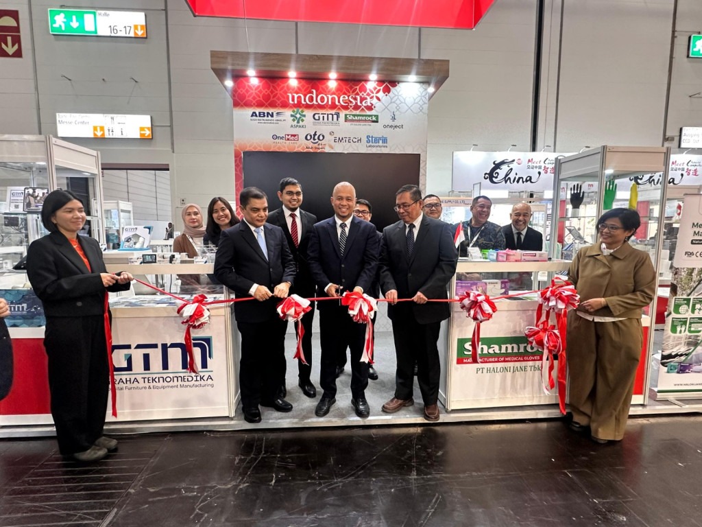 Dorong Daya Saing Global, Kemendag Hadirkan Delapan Perusahaan Alat  Kesehatan Unggulan di Medica 2025