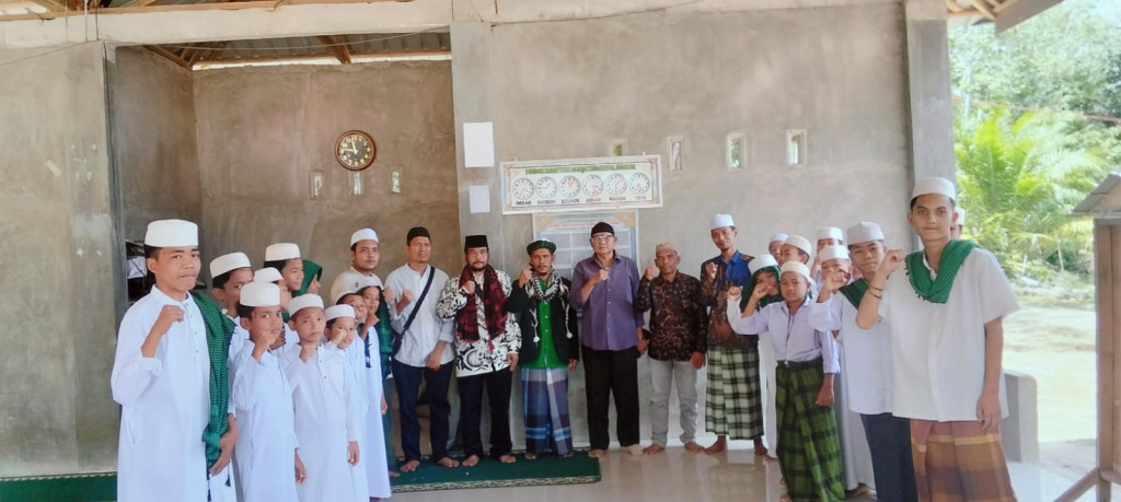 DPD Partai Masyumi Kabupaten Paluta Silaturahmi ke Ponpes Assujai Bidayatul Hidayah dalam Rangka Milad  Partai Yang Ke-80
