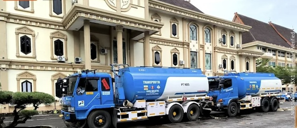 Dua Tronton Transportir Pertamina PT NBS Diamankan Direskrimsus Polda Jambi, Diduga Angkut BBM dari Rifenery Ilegal Sumsel