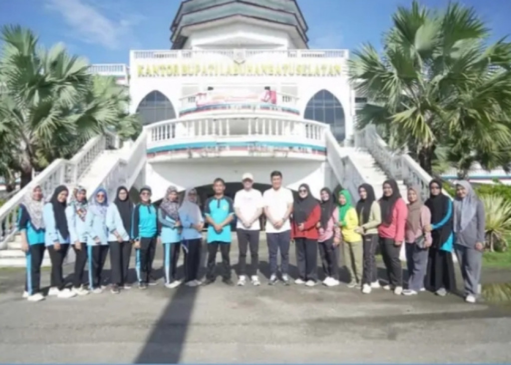 Fery Sahputra Tegaskan ASN Perlu Jaga Kebugaran Lewat Jalan Santai dan Senam Pagi