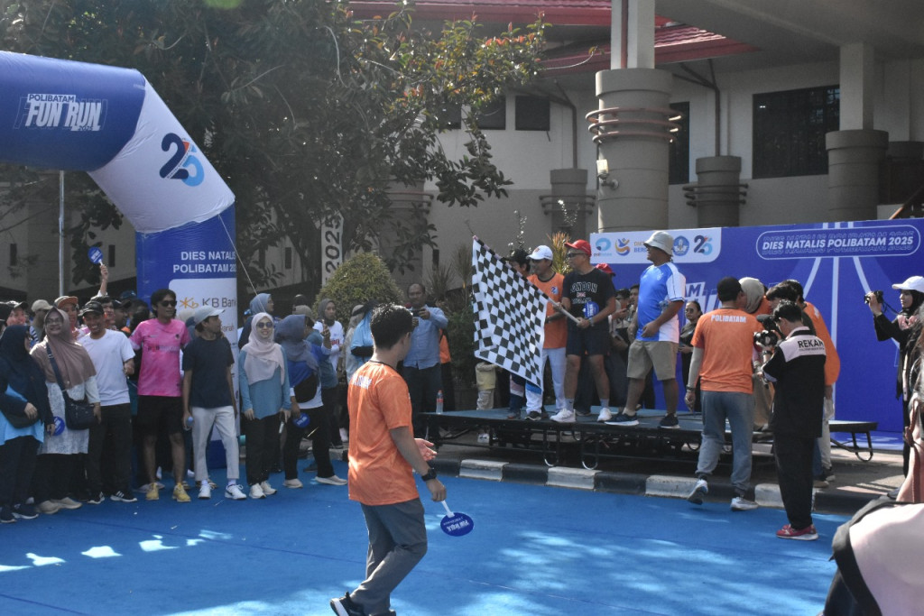 Fun Walk 2025 Meriahkan Peringatan 25 Tahun Polibatam, Kampanyekan Gerakan Green Campus