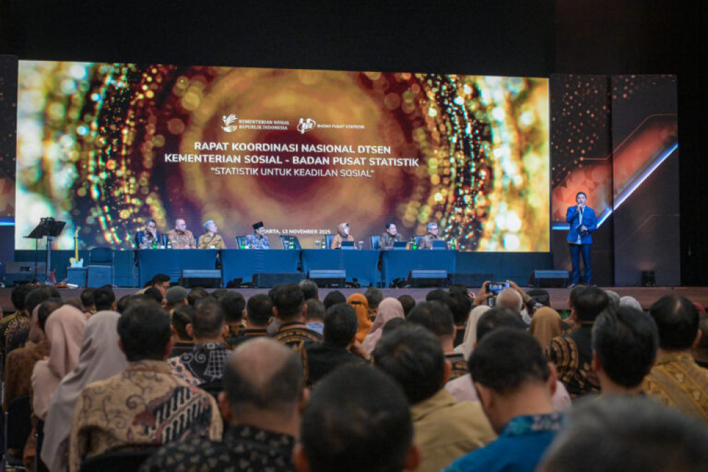 Hadiri Rakornas Data Tunggal Sosial Ekonomi, Seskab Teddy Tekankan Pentingnya Akurasi Data