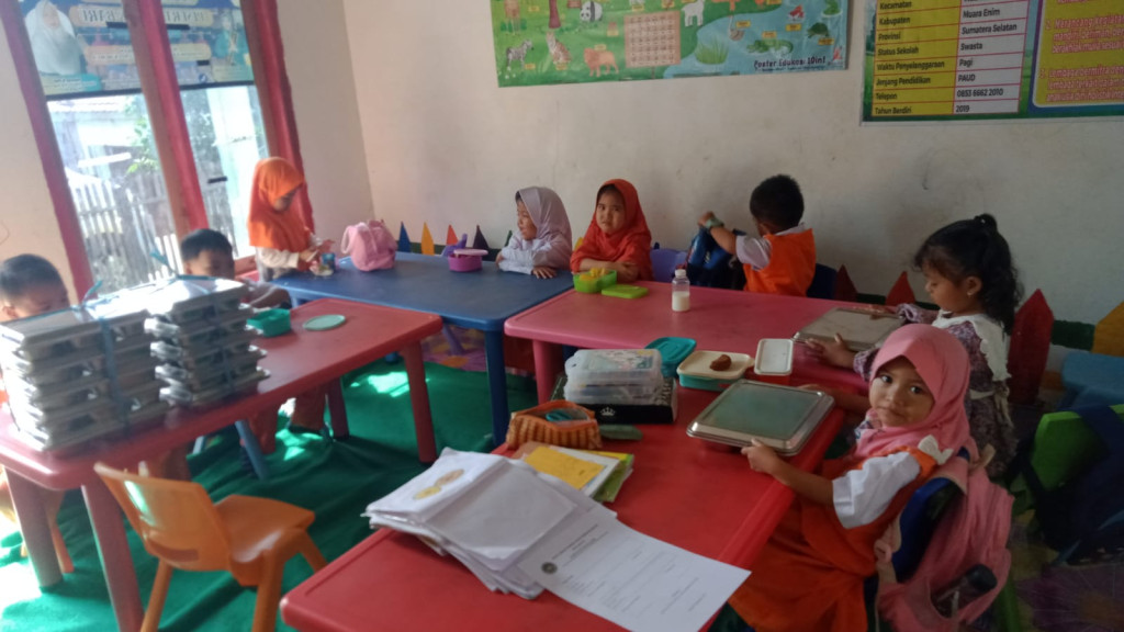 Hari Pertama PAUD Kamboja Muara Enim Nikmati Program Makan Bergizi Gratis, Anak-Anak Gembira Sambut Program Prabowo–Gibran