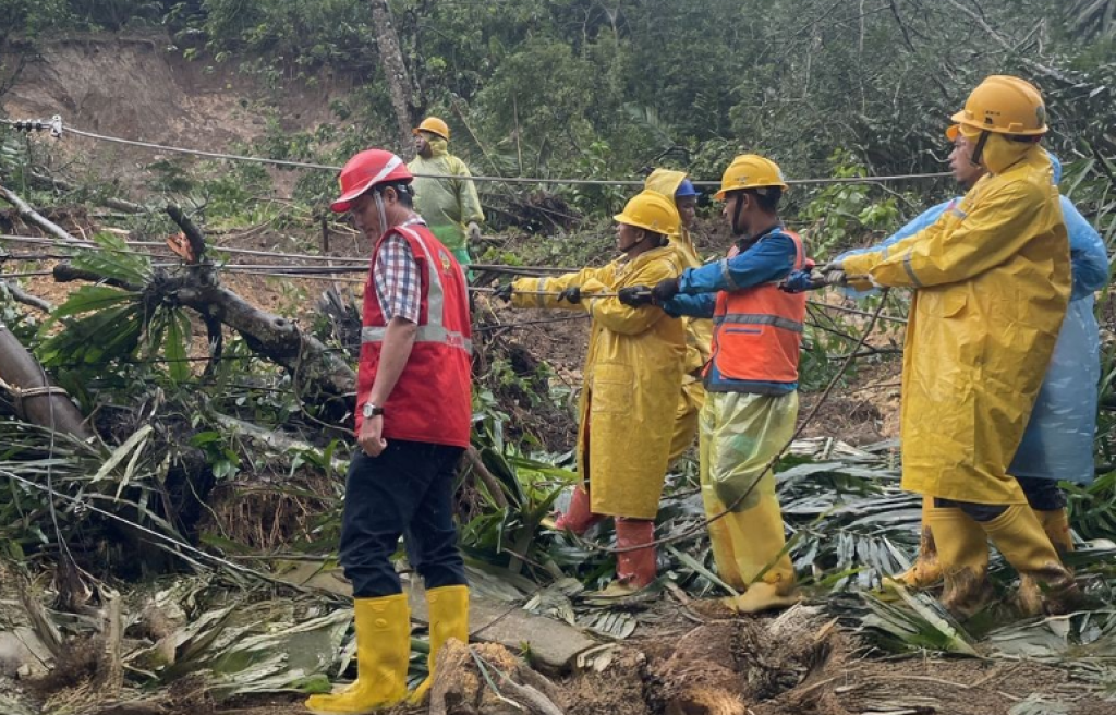 Infrastruktur Rusak Diterjang Banjir dan Longsor, PLN Pacu Pemulihan Listrik Sumut