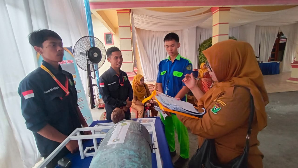 Inovasi Alat Pencabut Ubi Antar SMKN 1 Tanjung Agung Juara 1 Lomba TTG Se-Kabupaten Muara Enim