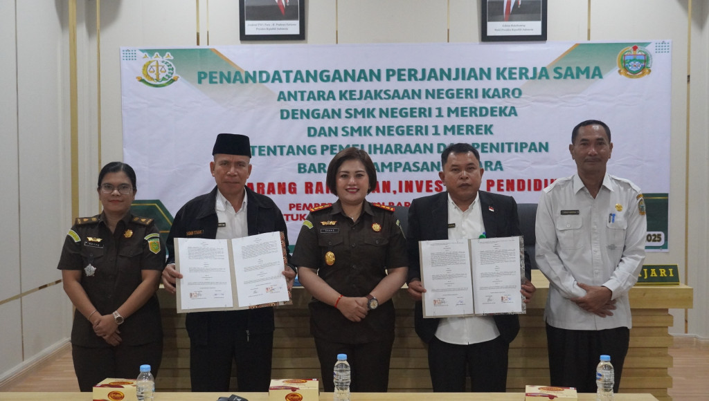 Kejaksaan Negeri Karo Teken Perjanjian Kerja Sama dengan SMK Negeri 1 Merdeka dan SMK Negeri 1 Merek