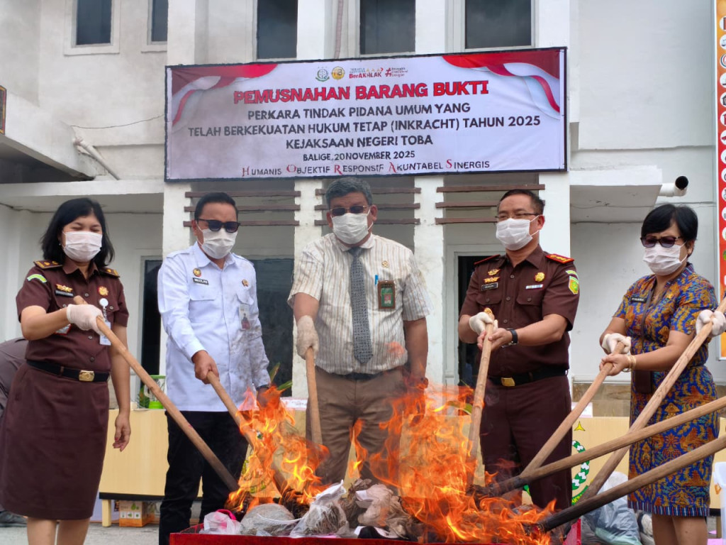 Kejaksaan Toba Musnahkan Barang Bukti Yang Telah Inckracht