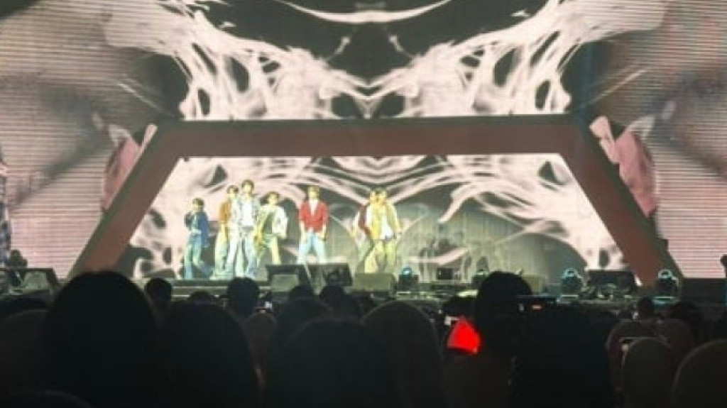 Konser Pamungkas THE BOYZ di Jakarta Berlangsung Meriah, Penggemar Banjiri ICE BSD