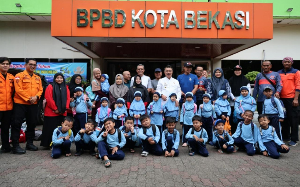 Kunjungan Ke BPBD, Puluhan Anak TK Disambut Hangat Wawali Kota Bekasi