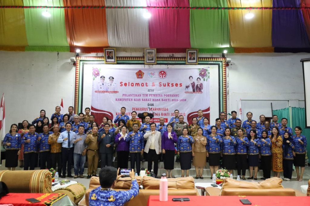 Lantik TP Posyandu dan Dekranasda, Bupati Nias Barat Minta Dirancang Program yang Sentuh Masyarakat