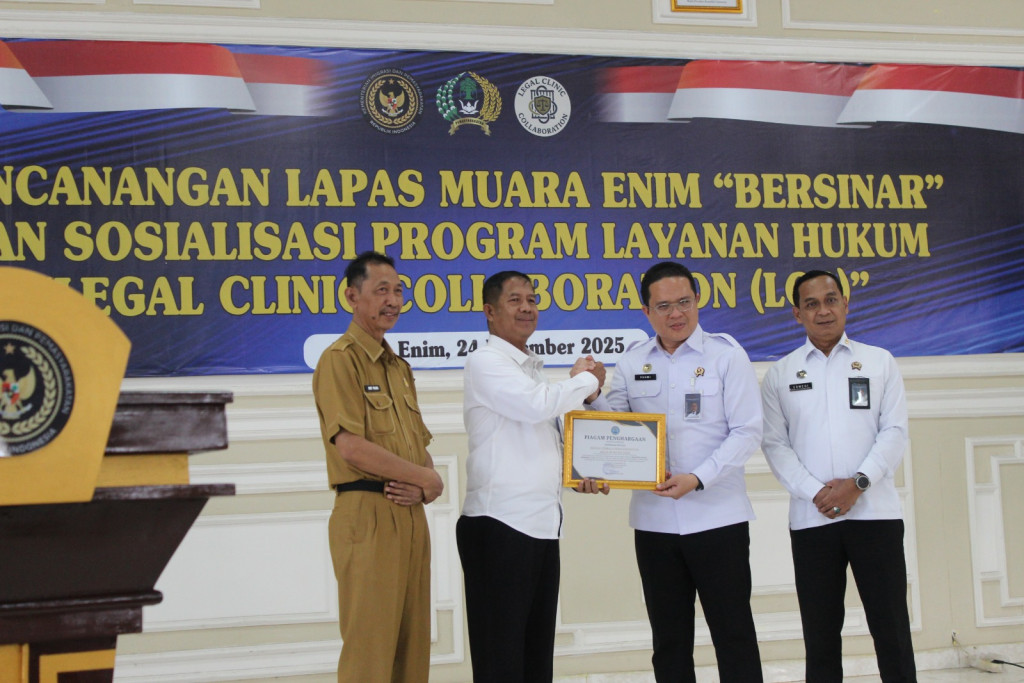 Lapas Muara Enim Terima Penghargaan LAPAS BERSINAR dan Sosialisasi LCC: Bukti Nyata Komitmen Bebas Narkoba dan Penguatan Layanan Hukum