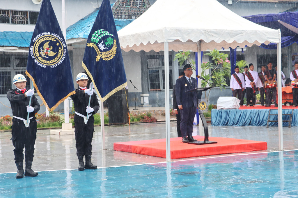 Lapas Padangsidimpuan Gelar Upacara Bakti Kemenimipas di Tengah Hujan Deras