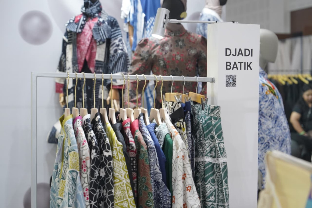Lewat JMFW 2026, Djadi Batik 'Tumbuh Mekar' dengan Inovasi dan Filosofi