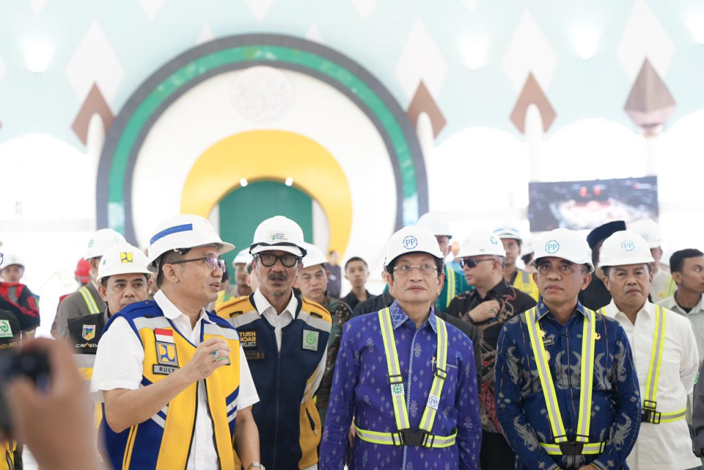 Menteri Agama RI Didampingi Gubernur Anwar Hafid Tinjau Lansung Progres Pembagunan Masjid Raya Sulteng