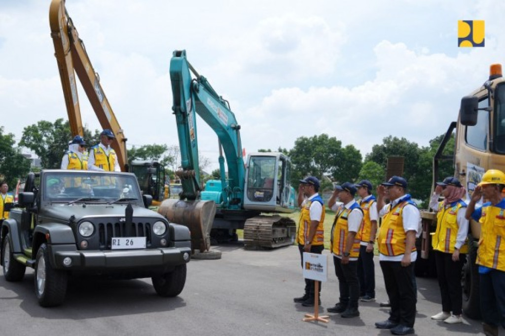 Menteri PU Tekankan Tiga Pilar Kesiapsiagaan Nasional Hadapi Musim Penghujan dan Nataru 2025/2026