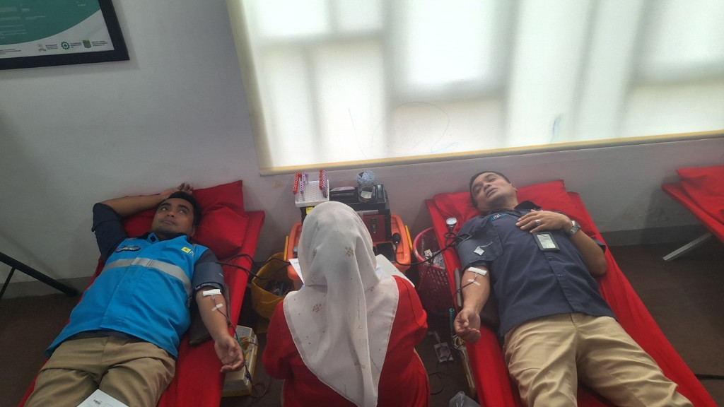 Meriahkan HLN Ke-80, PLN Gunung Putri Donor Darah Bersama PMI Bogor