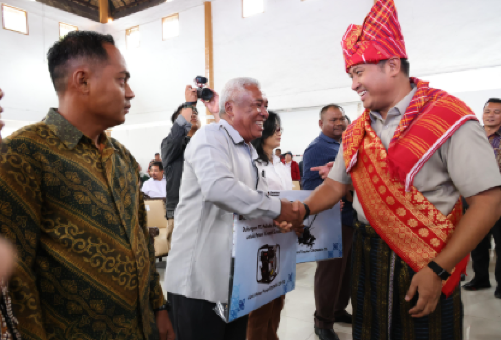 Momen Haru di Kabanjahe, Wamentan Sudaryono Resmi Sandang Marga Karo